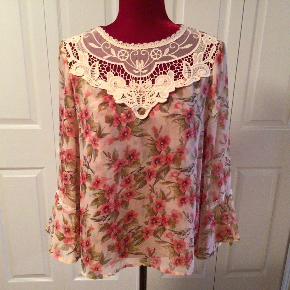 Disney Snow White Peasant top by Lauren Conrad Size Large